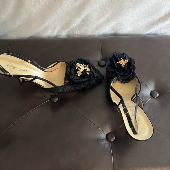 Dolce & Gabbana Black Floral Embellished Heels - Picture 2 of 14